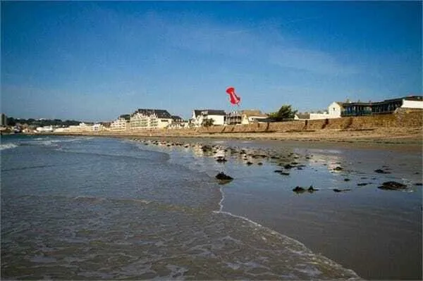La Greve d'Azette, St Clement, JE2 — photograph 4