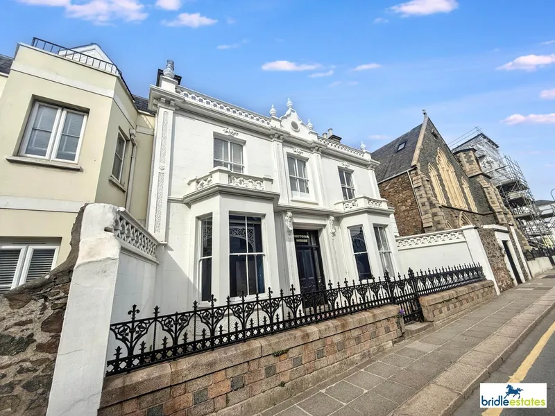 Victoria Street, St Helier — photograph 2