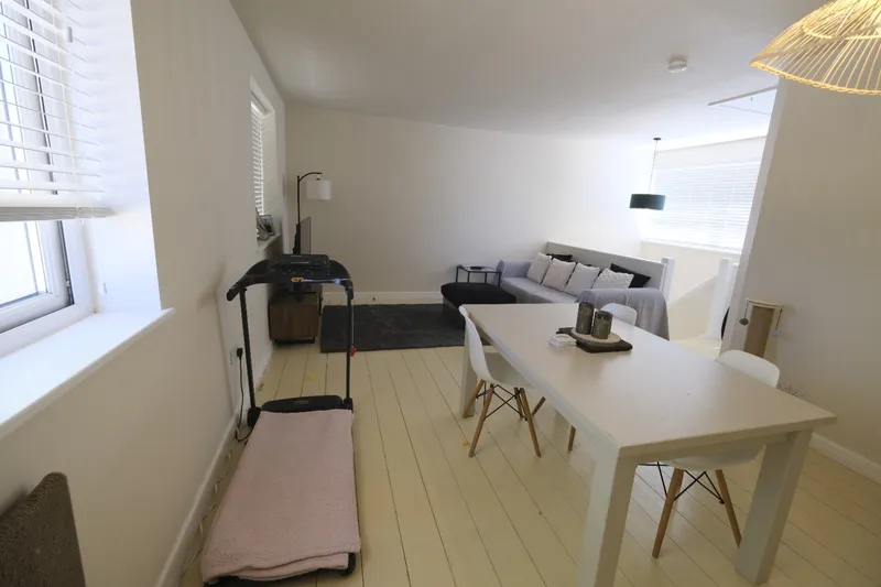 Trois Chenes Court — photograph 10