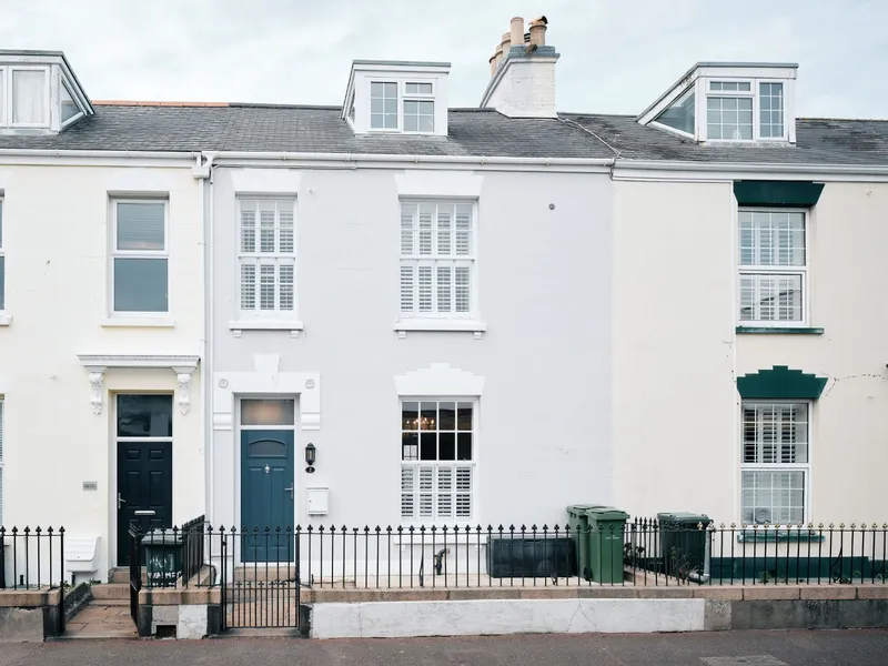 2 Walmer Place — main photograph