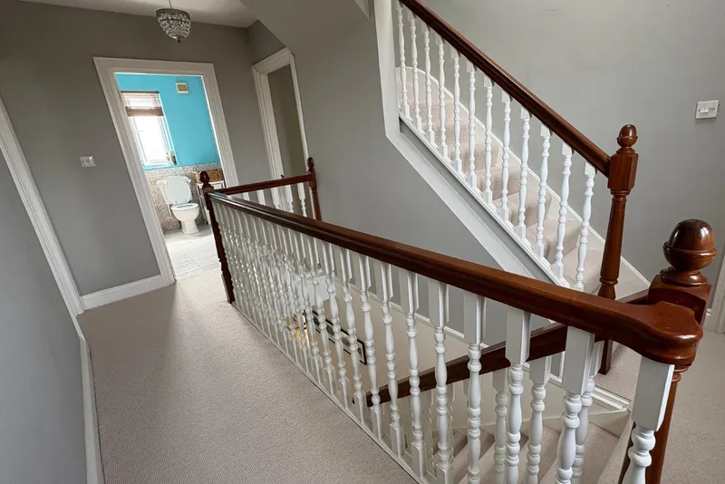6 Allandale Court — photograph 9