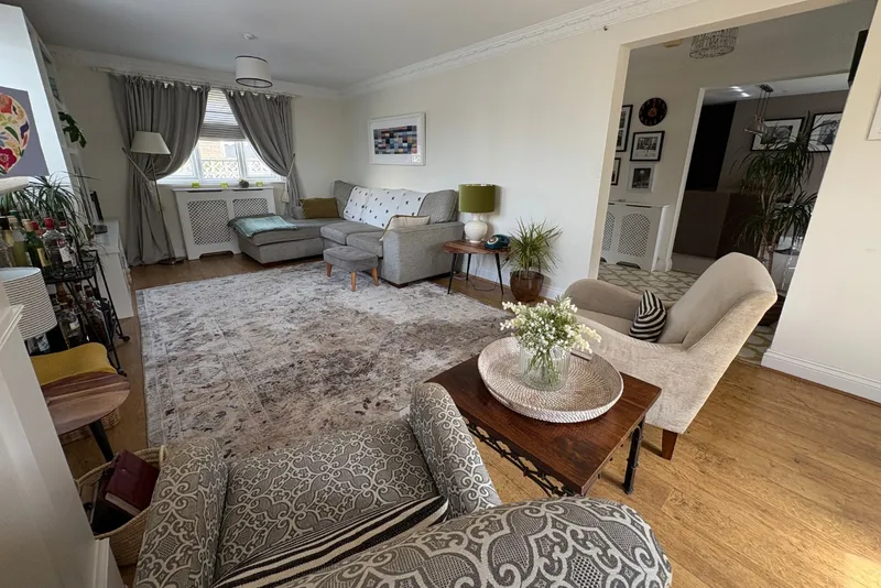 6 Allandale Court — photograph 5