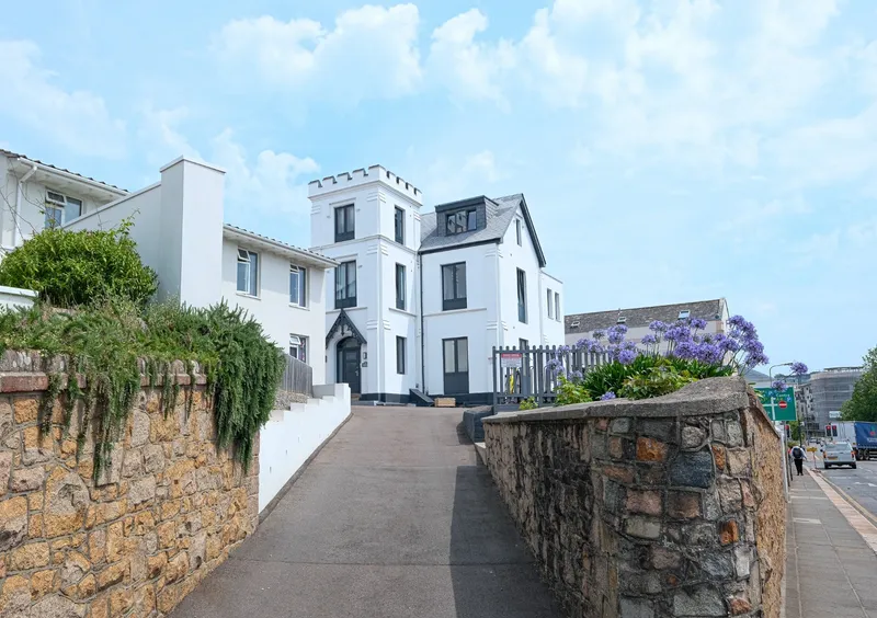 Claremont Manor — main photograph
