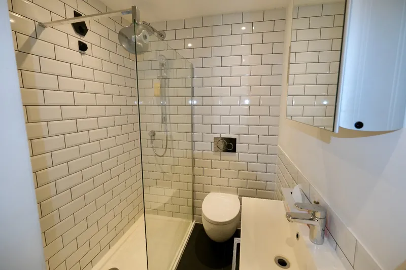 Flat 1, Bank Place — photograph 7