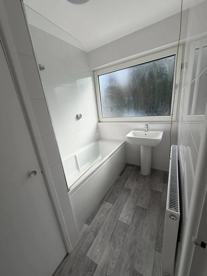 3 Bedroom House — photograph 9