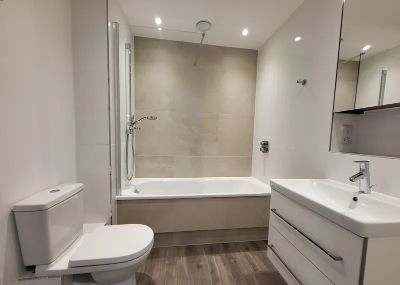 A1 Claremont Apartment Bathroom