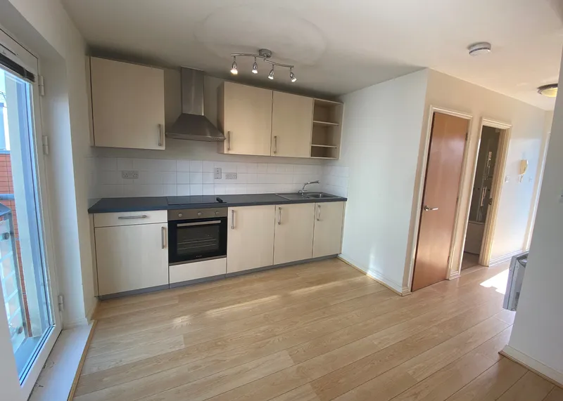 Spectrum Apartment 204 — main photograph