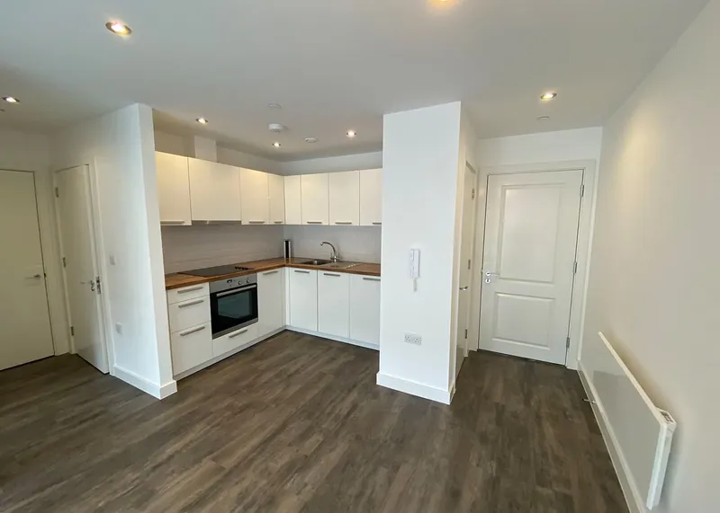 Kitchen Westmount apartment b008