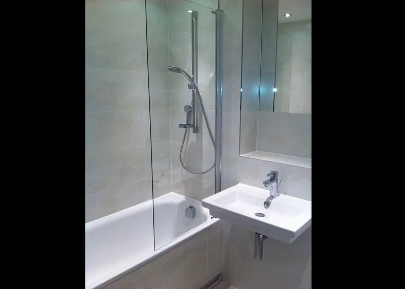B531-castle-quay-apartment-bathroom