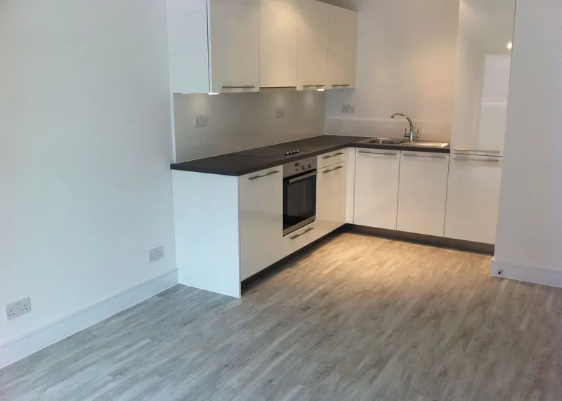 B531 Castle Quay apartment kitchen