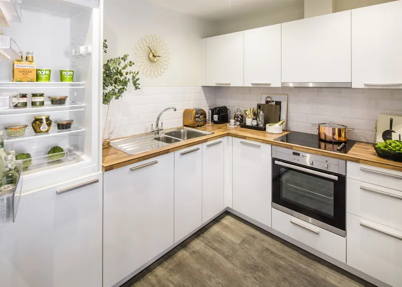 Westmount Apartment B604 — main photograph