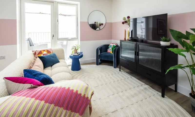 Golding House, Apartment 80 — main photograph