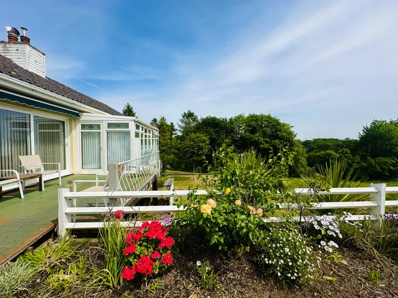 A Rare Piece of Jersey History! Detached Family Home with Converted Bunker Basement — photograph 7