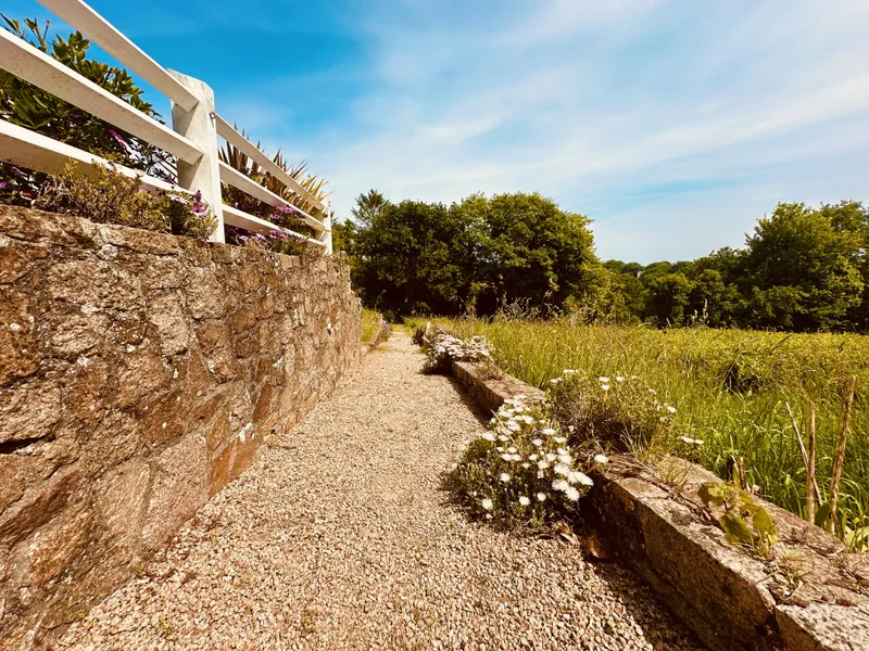A Rare Piece of Jersey History! Detached Family Home with Converted Bunker Basement — photograph 10