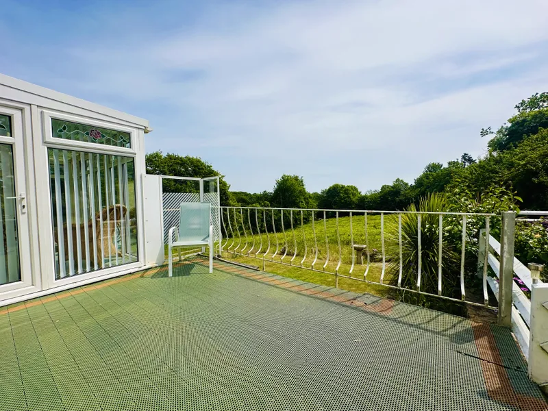 A Rare Piece of Jersey History! Detached Family Home with Converted Bunker Basement — photograph 9