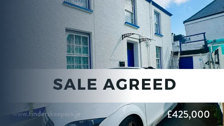 Two Bedrooms, Two Bathroom, Two Reception Rooms and Two Parking! Do not Miss out on Owning This Beautiful Home in the Prime Location of Harve De Pas — main photograph