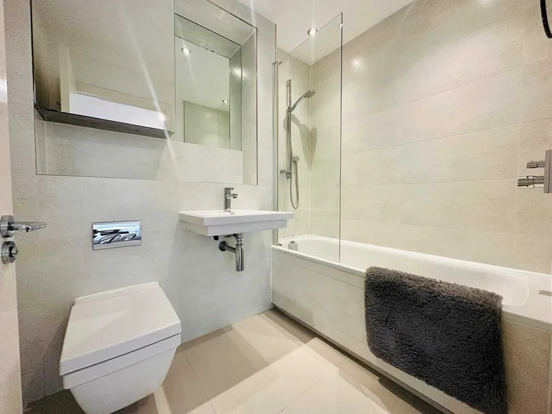 Modern One bedroom apartment located in the luxury Le Capelain House development — photograph 7