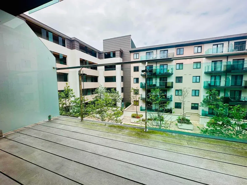 Modern One bedroom apartment located in the luxury Le Capelain House development — photograph 11