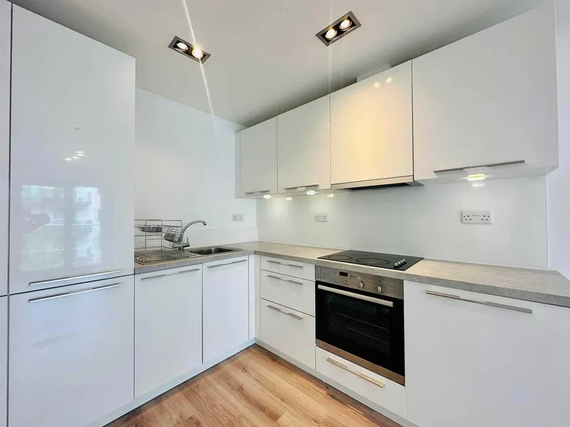 Modern One bedroom apartment located in the luxury Le Capelain House development — photograph 5