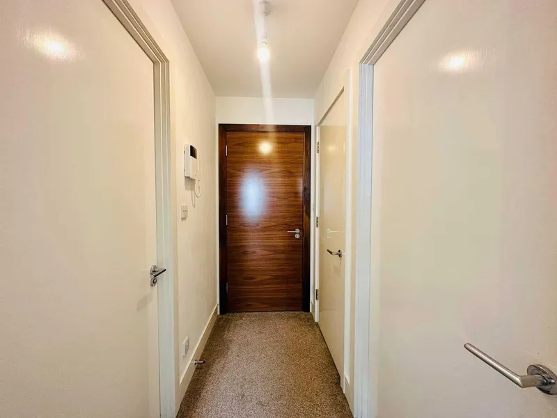 Modern One bedroom apartment located in the luxury Le Capelain House development — photograph 3