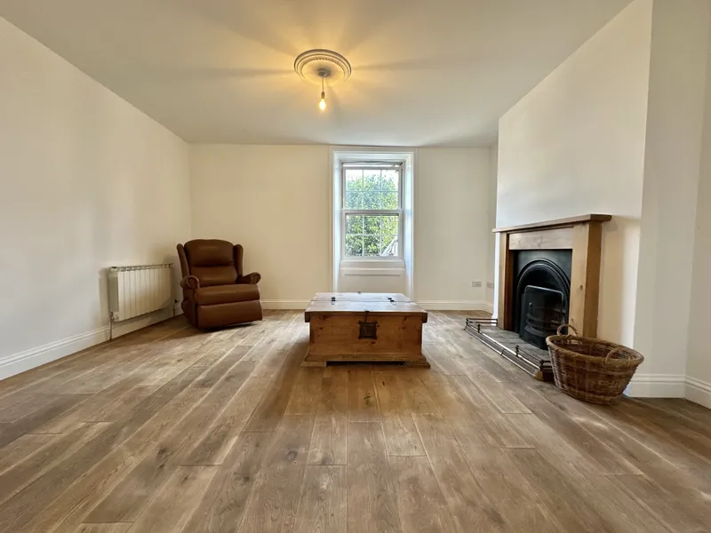 Charming 2-Generational Victorian Home in Gorey Village. A Home That Gives You a Warm Hug as You Walk In. Offers in Excess of £995,000+ Best & Final Offers by 1st November 2025 — photograph 4