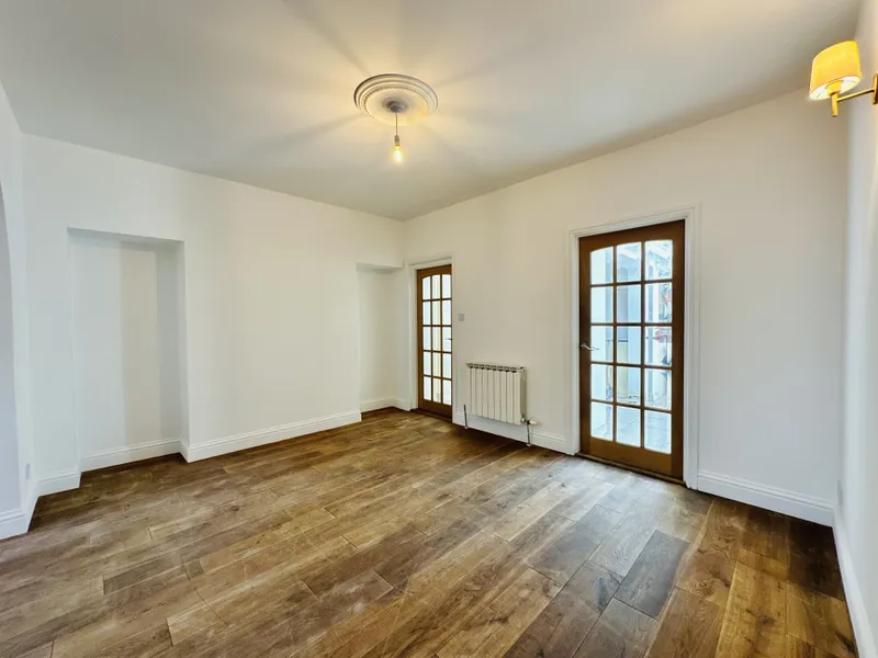 Charming 2-Generational Victorian Home in Gorey Village. A Home That Gives You a Warm Hug as You Walk In. Offers in Excess of £995,000+ Best & Final Offers by 1st November 2025 — photograph 8