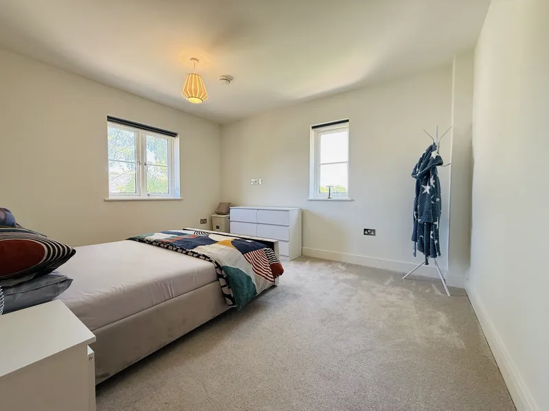 Exceptional Detached Six-Bedroom, Three Bathroom Home in an Exclusive Beaumont Setting. — photograph 6