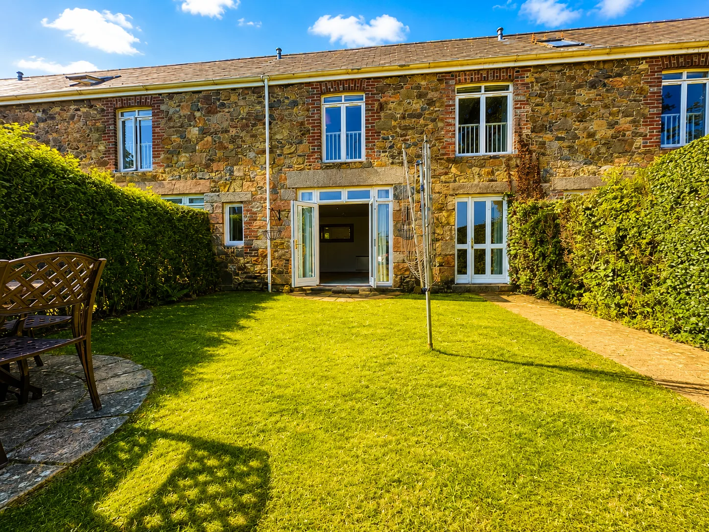 Charming Two-Bedroom Granite Cottage | St Saviour — photograph 1