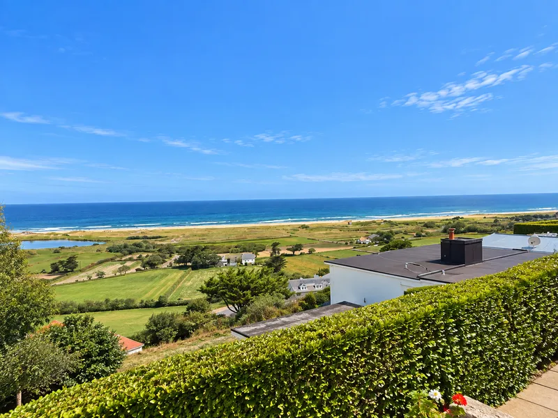 Charming Detached Family Home Overlooking St Ouen’s Bay | Sea Views — photograph 2