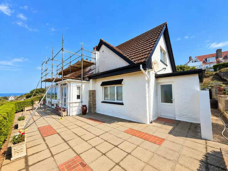 Charming Detached Family Home Overlooking St Ouen’s Bay | Sea Views — photograph 4