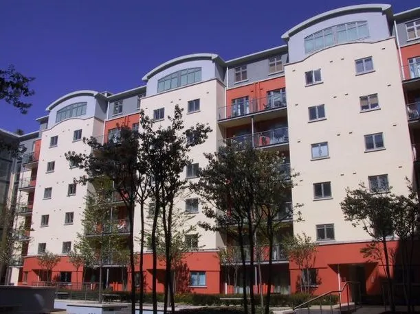 NON QUALIFIED/REGISTERED 1 BED TOWN APARTMENT — main photograph
