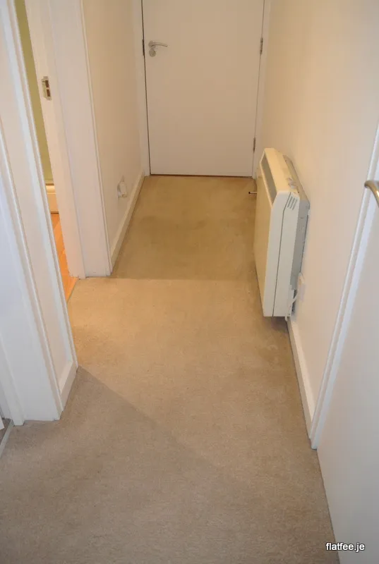 NON QUALIFIED/REGISTERED 1 BED TOWN APARTMENT — photograph 9