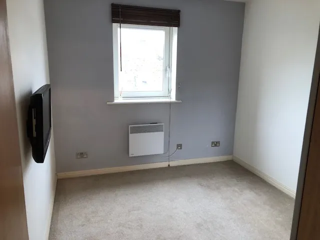 2 Bedroom Top Floor Apartment Spectrum — photograph 8