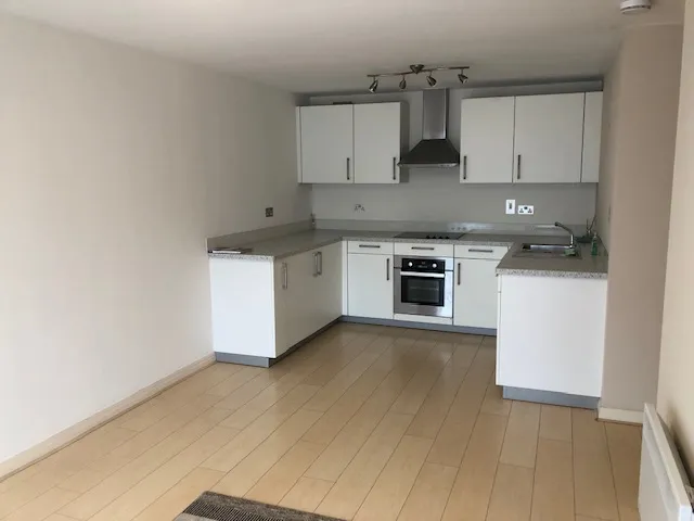 2 Bedroom Top Floor Apartment Spectrum — photograph 3