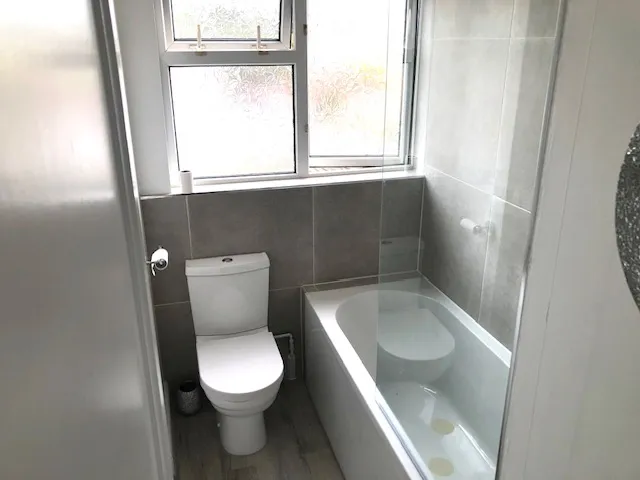 2 Bedroom Top Floor Apartment with Covered Parking — photograph 6