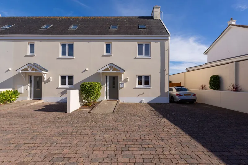 3 Nil Solitaire Villas, St Peter — photograph 2