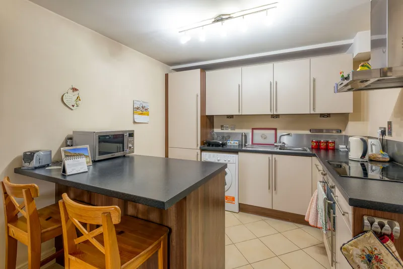 7 Highfield Country Apartments, Trinity — photograph 2