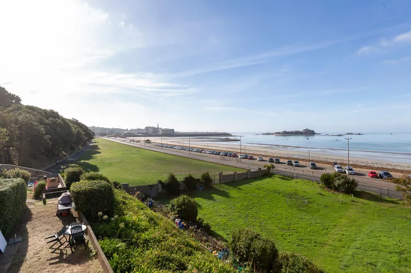 La Route De St. Aubin, St. Helier, JE2 — photograph 3