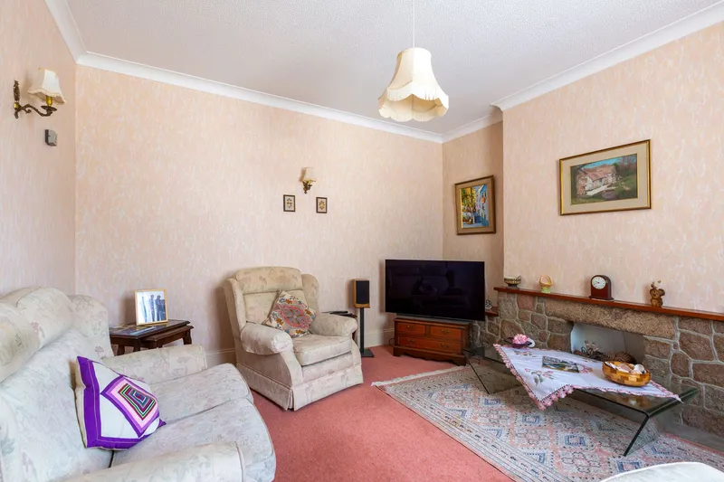2 Triangle Place, St Helier — photograph 8