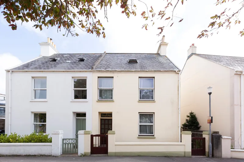 2 Triangle Place, St Helier — photograph 5