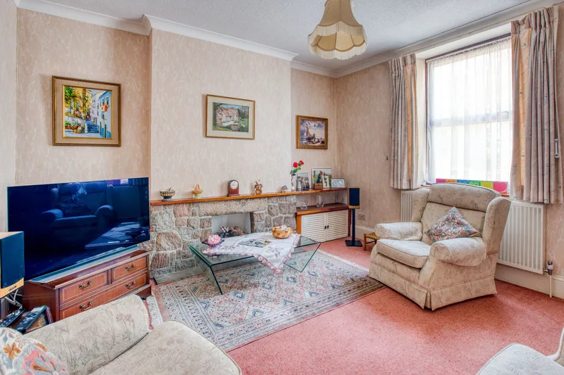 2 Triangle Place, St Helier — photograph 2