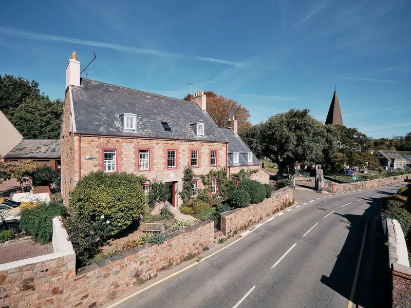 2 The Priory, St Clement — main photograph