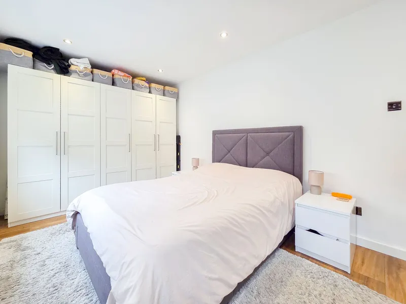 Metro Apartments, St Helier — photograph 3