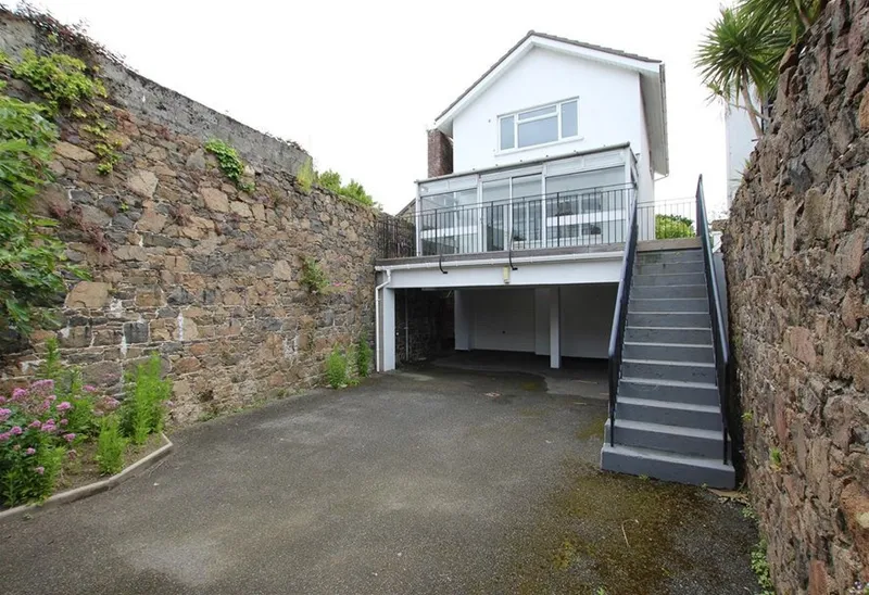 Town House — main photograph