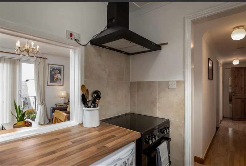 Val Plaisant - 1st Floor Flat — photograph 3