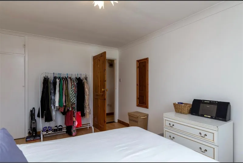 Val Plaisant - 1st Floor Flat — photograph 9