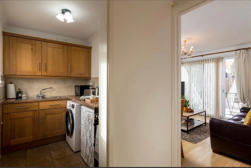 Val Plaisant - 1st Floor Flat — photograph 10