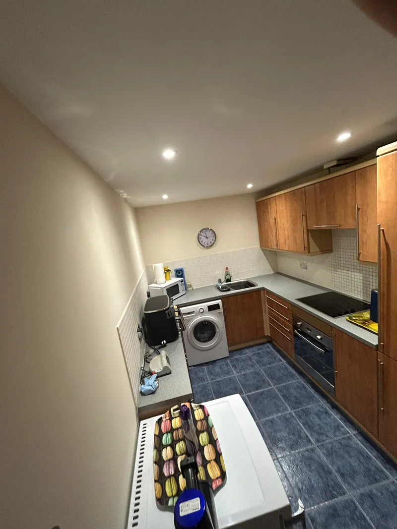 Modern First Floor Apartment — photograph 7