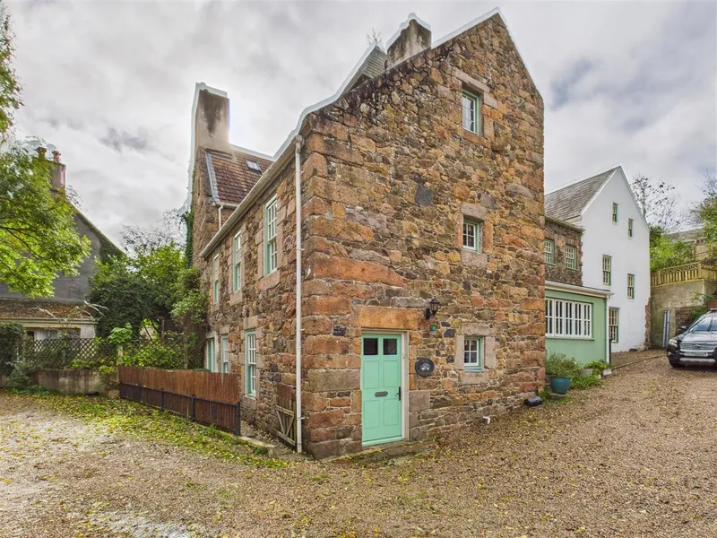 Mont A L'Abbe Manor, St. Helier — photograph 10