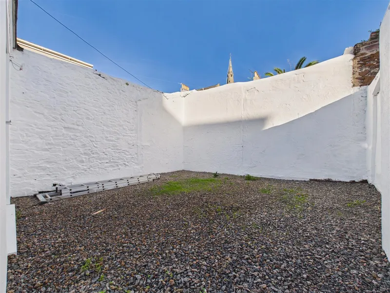 Vauxhall Street, St. Helier — photograph 10